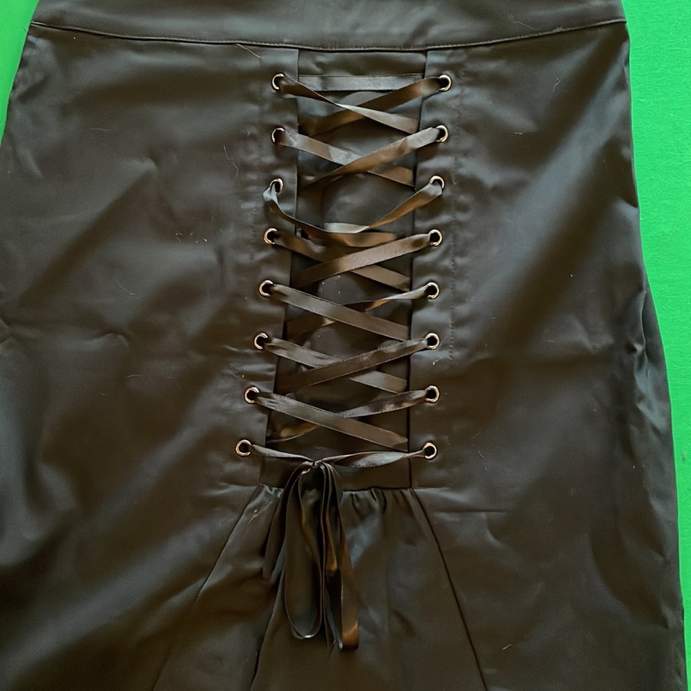 Guess size 26 Stretch Corset Skirt NWT